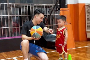 ??不是，又被小小的他裝到了...